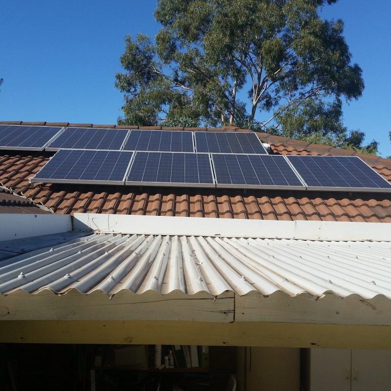 Solarmodule auf Ziegeldach 